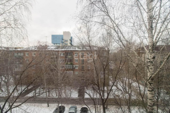 Комната Республики, 167а