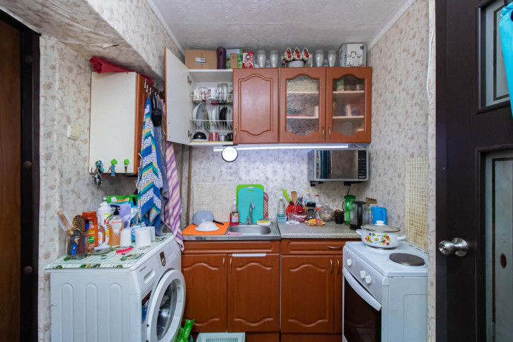 Комната Республики, 167а
