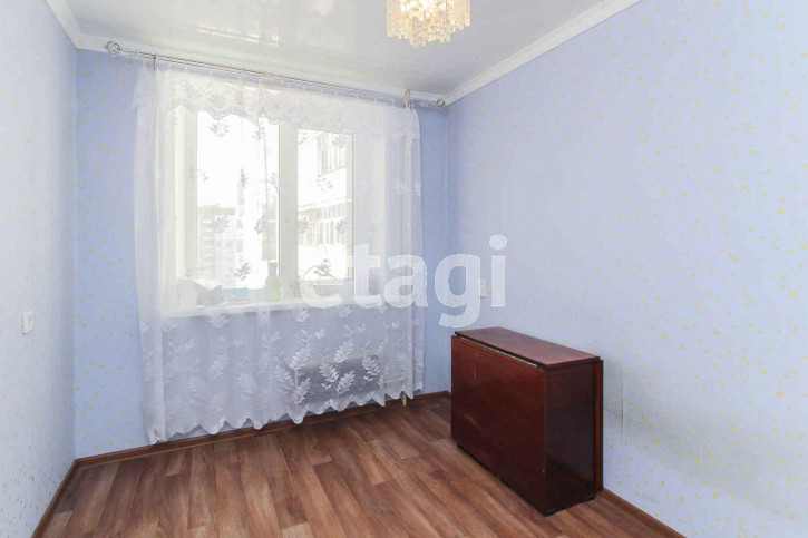 4-комн квартира Стахановцев, 6