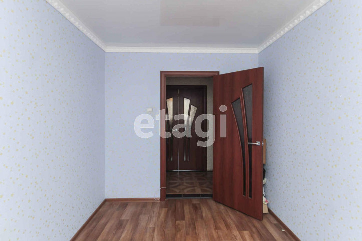 4-комн квартира Стахановцев, 6