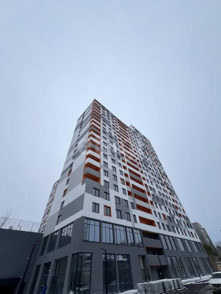 2-комн квартира Менжинского, 60