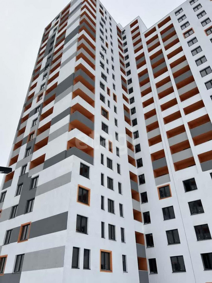 2-комн квартира Менжинского, 60