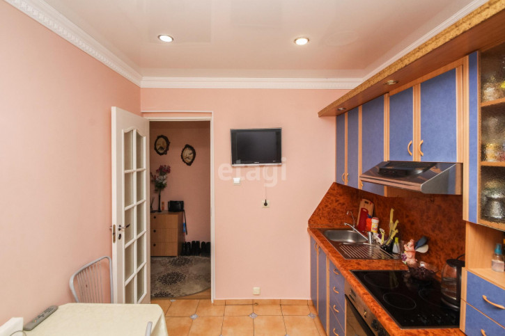 4-комн квартира Ватутина, 51
