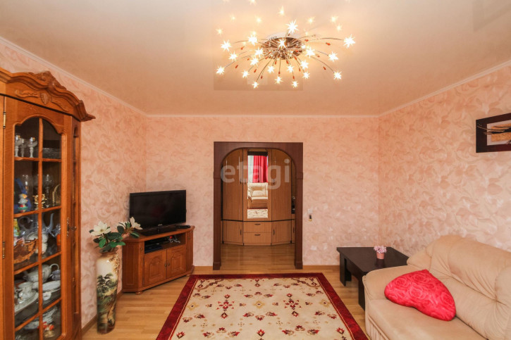 4-комн квартира Ватутина, 51
