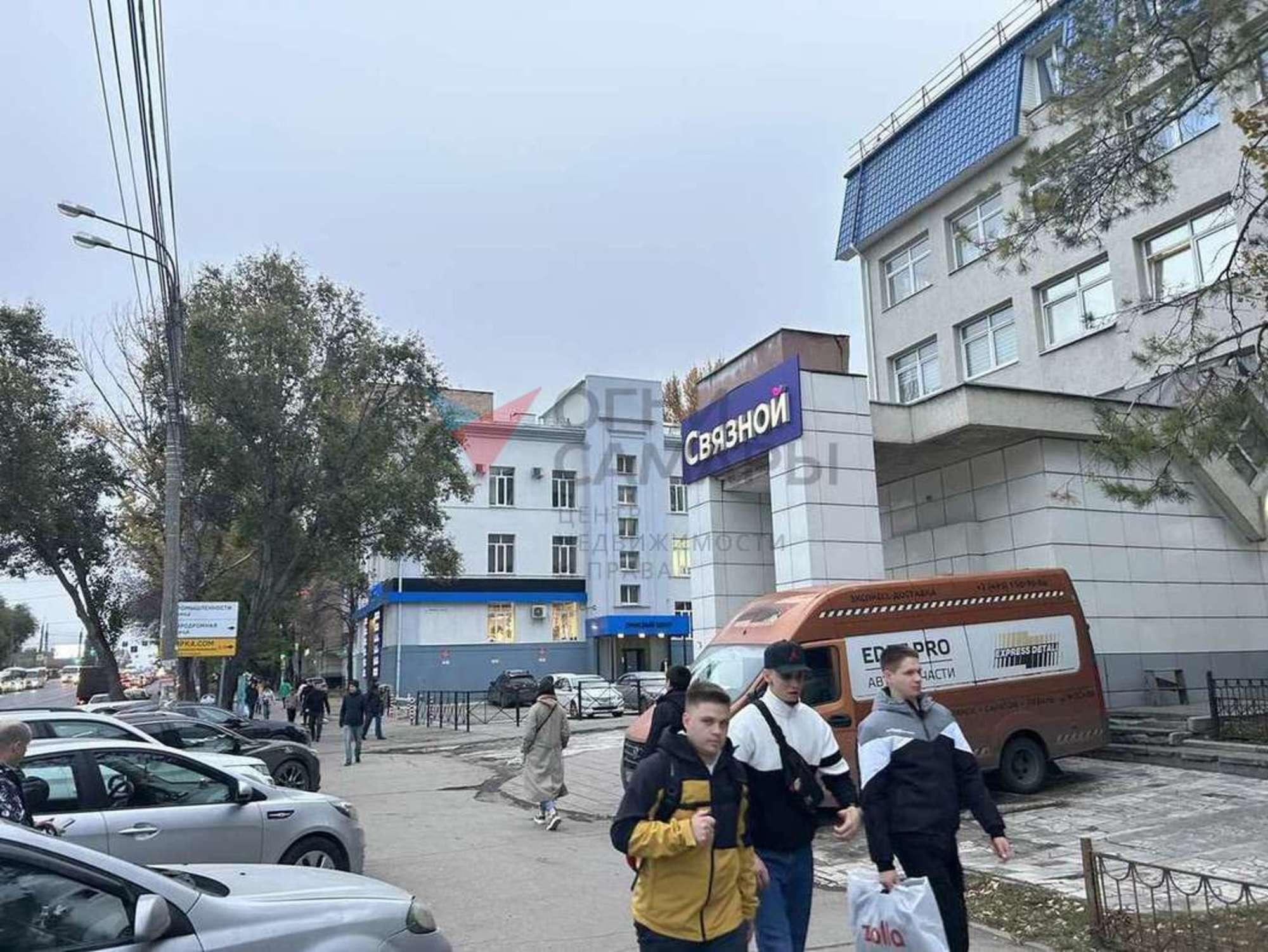 Купить торговое помещение за 33 000 000 рублей на Авроры улица, 110