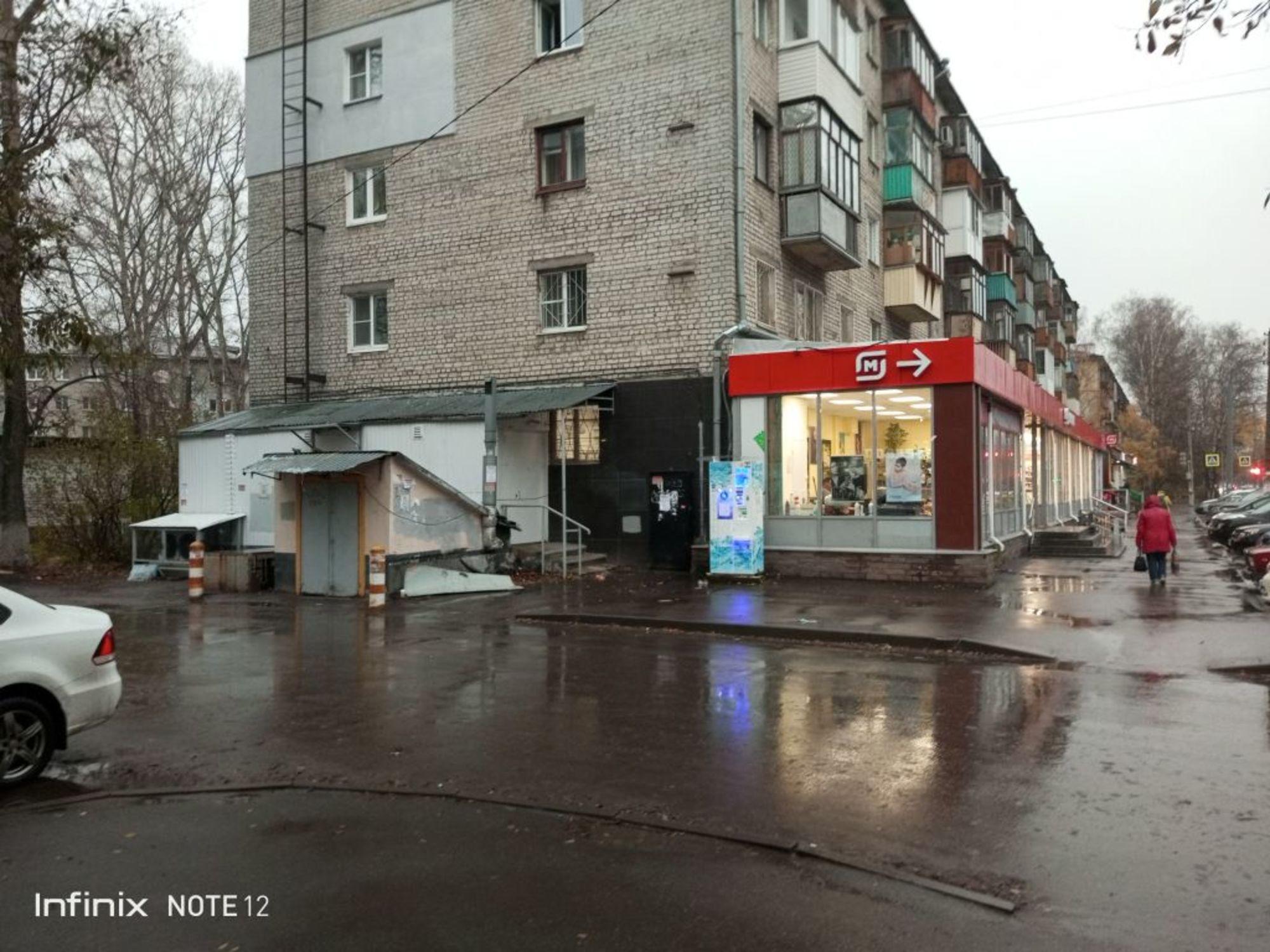Сдать торговое помещение за 56 000 рублей на Космонавта Комарова ул, 12