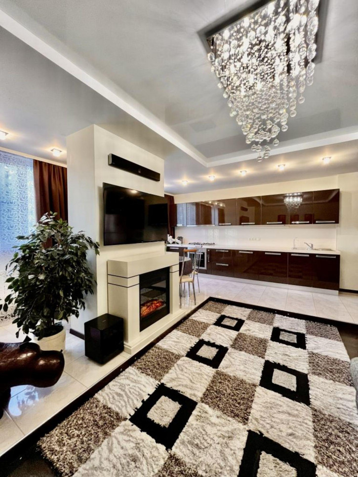 3-комн квартира Деловая ул, 24к2
