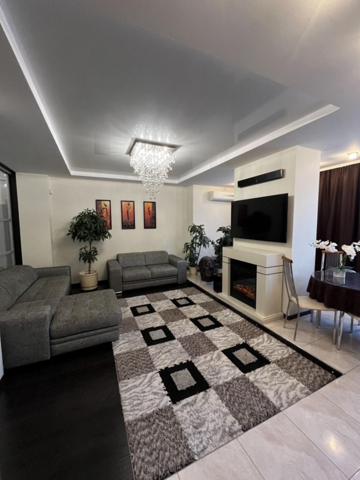 3-комн квартира Деловая ул, 24к2