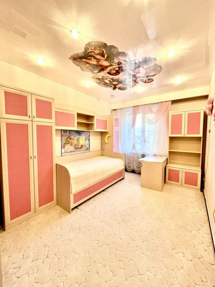 3-комн квартира Деловая ул, 24к2