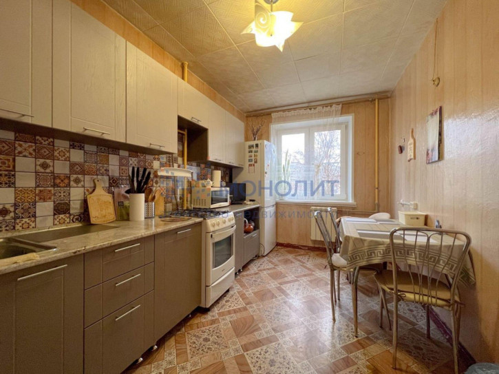3-комн квартира Верхне-Печерская ул, 4к1