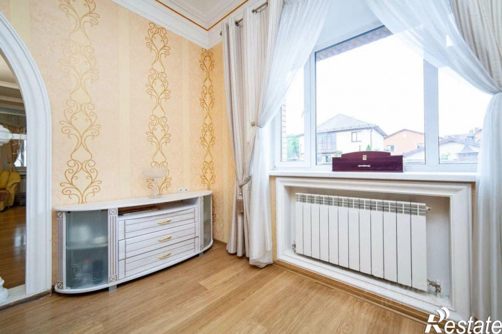 Отдельное здание Лазурная улица, 1,  д. 1