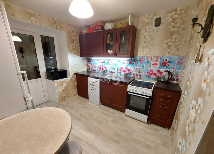 2-комн квартира Республики, 92