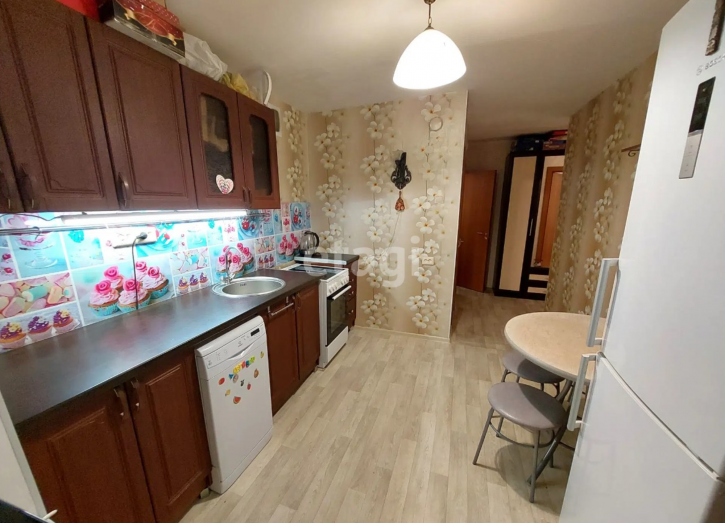 2-комн квартира Республики, 92
