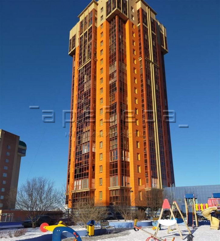 3-комн квартира Капитанская, 10