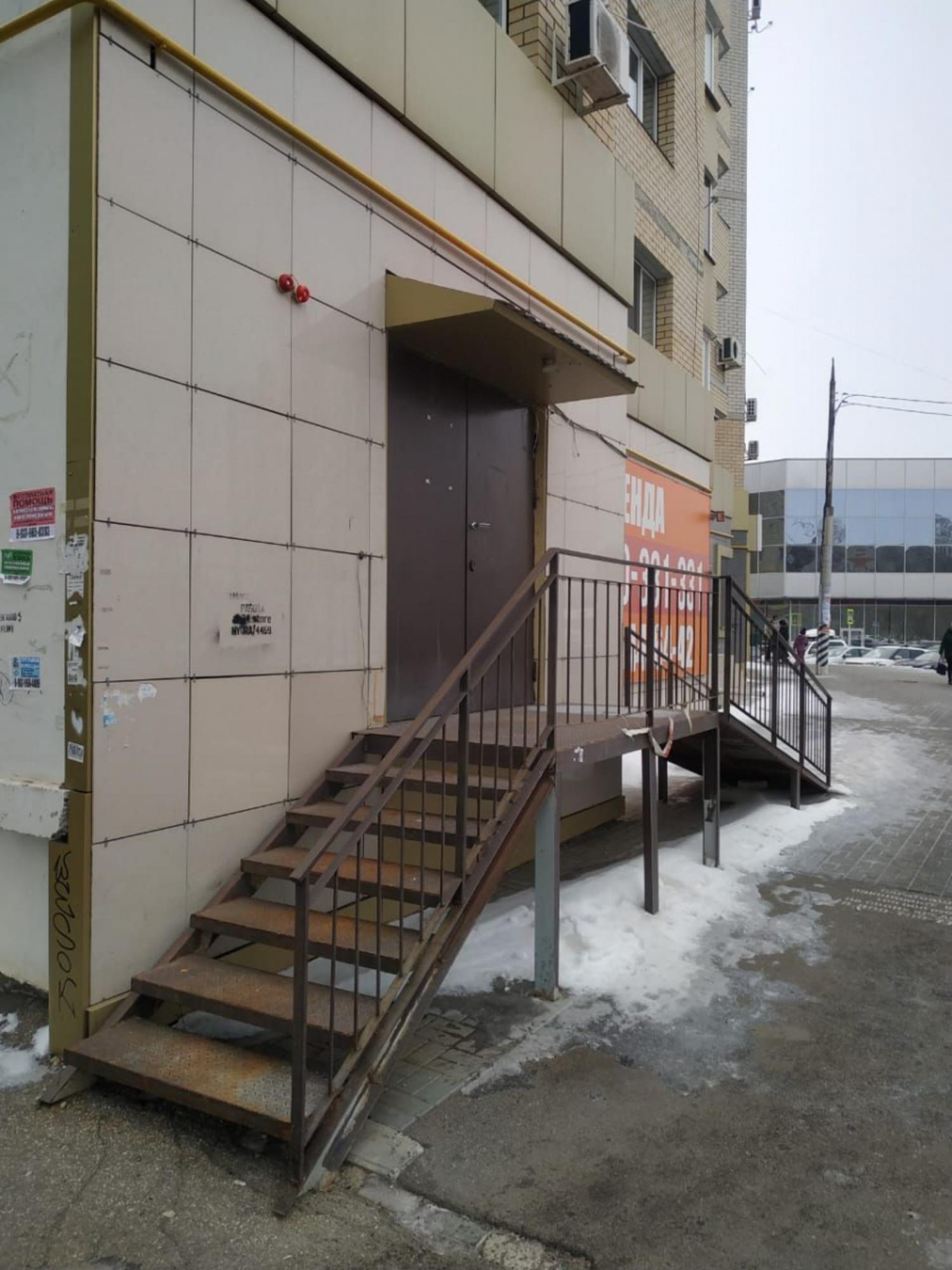 Сдать торговое помещение за 97 500 рублей на пл Ленина, 2