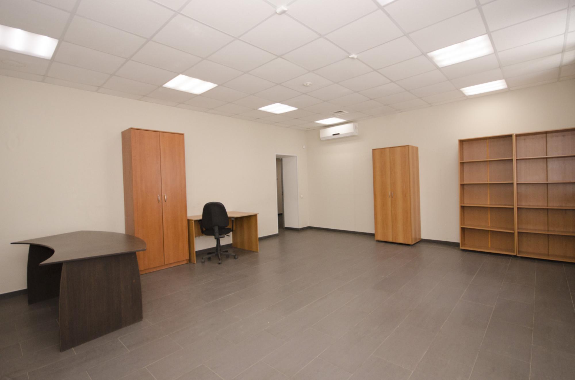 Сдать офис, помещение под офис за 14 300 рублей на ул им Осипова В.И., 1