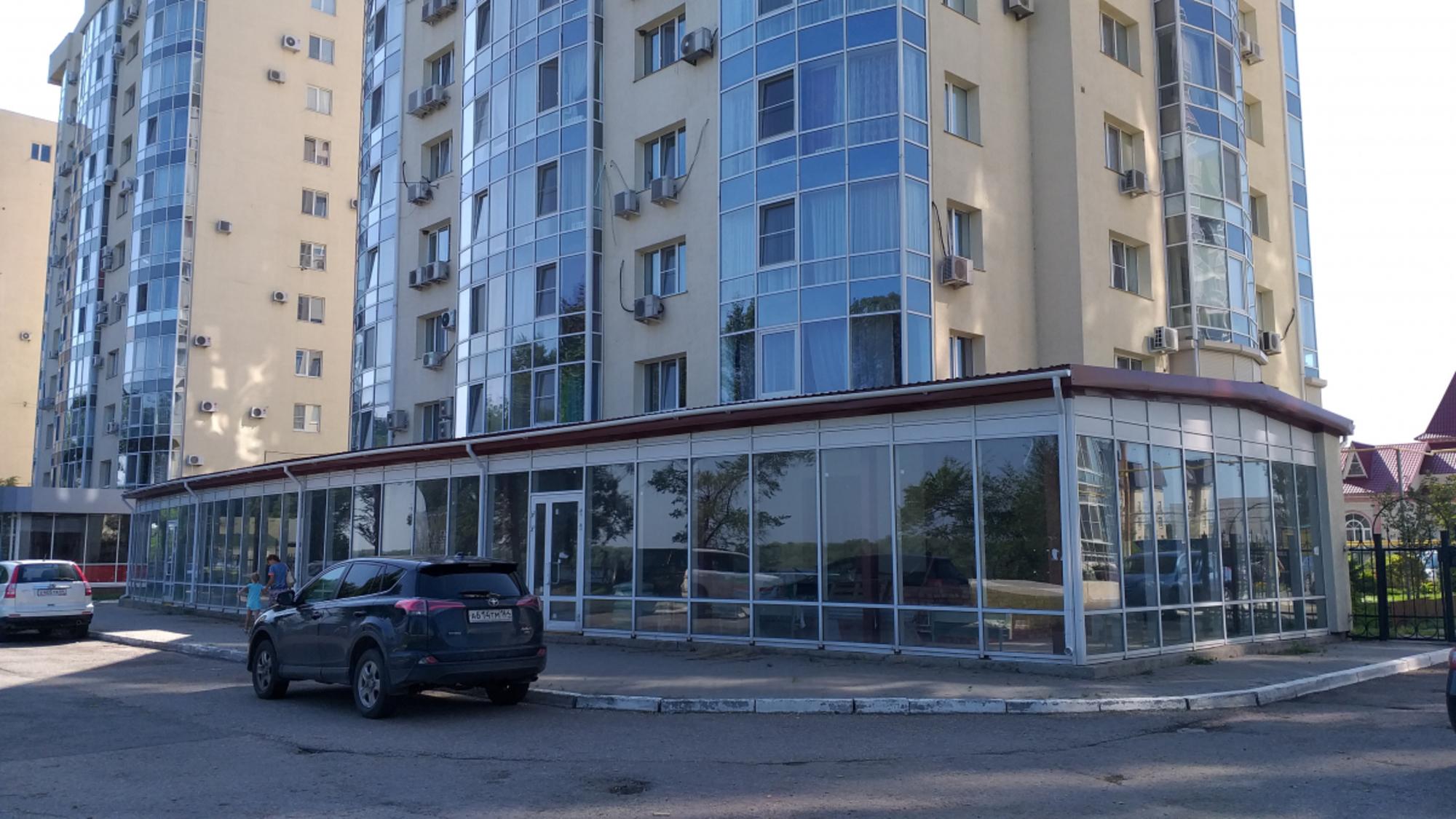 Сдать торговое помещение за 275 500 рублей на наб им генерал-лейтенанта Рудченко М.М., 7