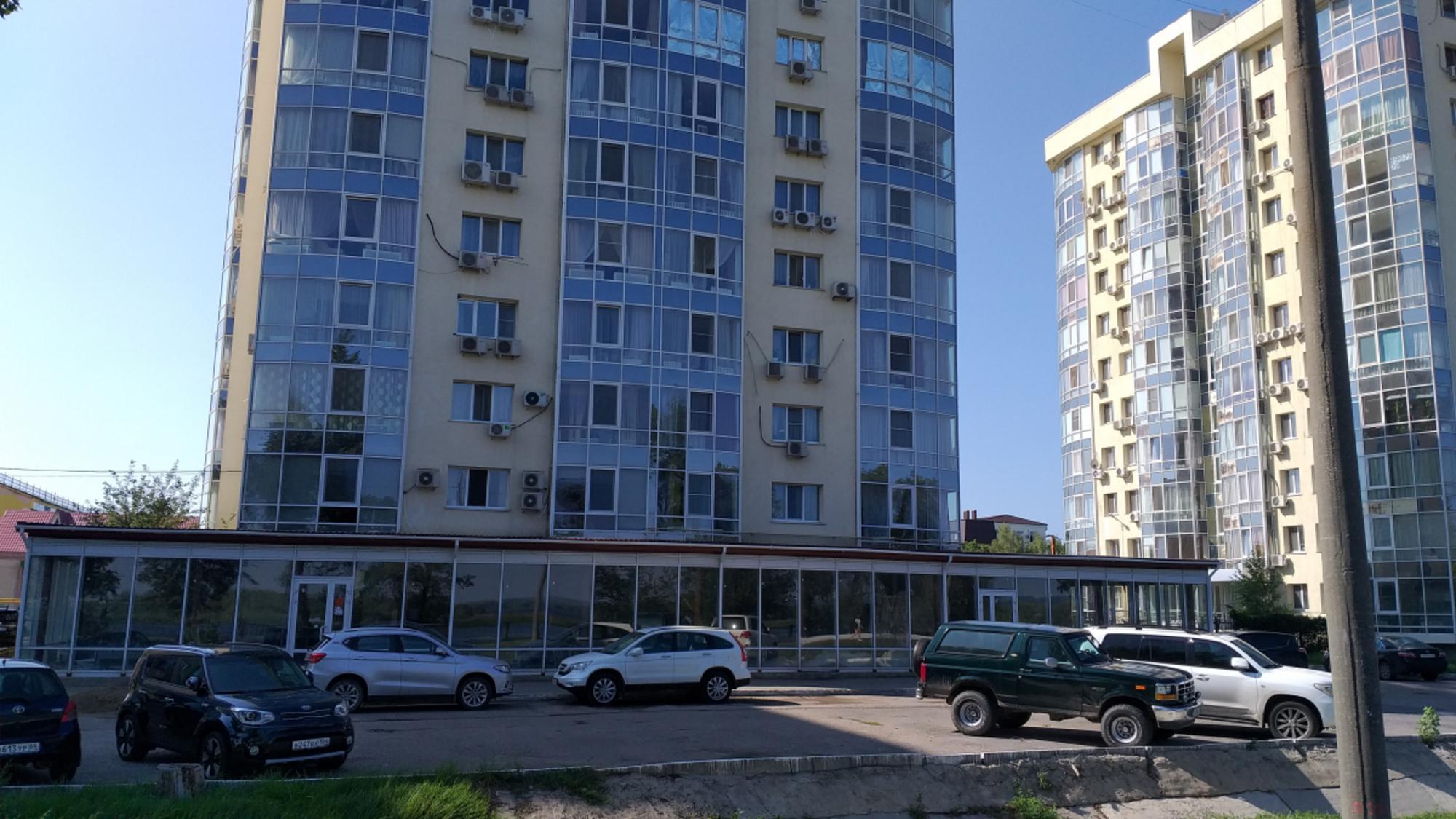 Сдать торговое помещение за 275 500 рублей на наб им генерал-лейтенанта Рудченко М.М., 7