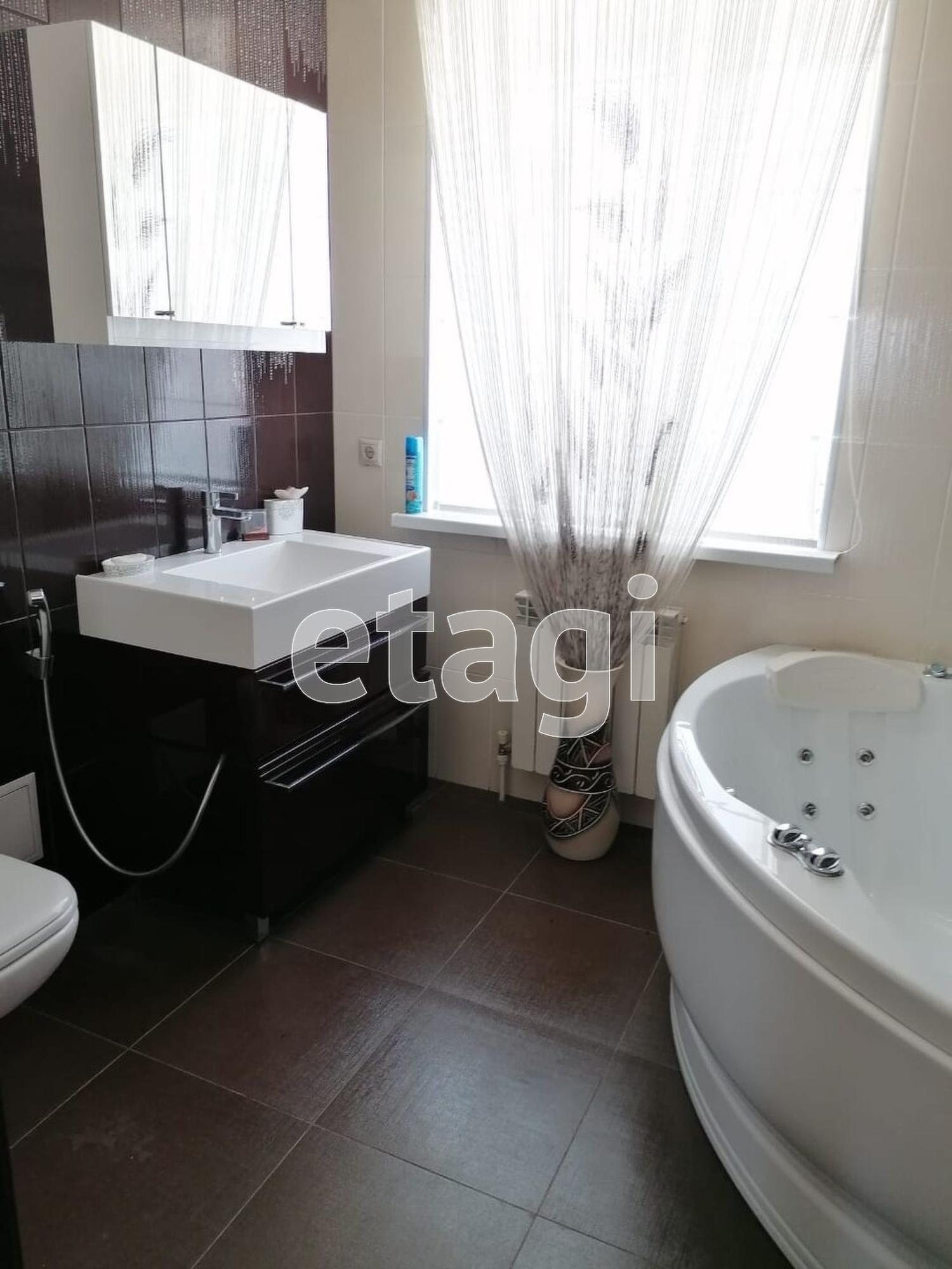 Купить дачу, дом, коттедж за 11 600 000 рублей на Маяковского, 11А