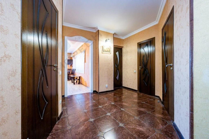3-комн квартира Гаражный пер, 9