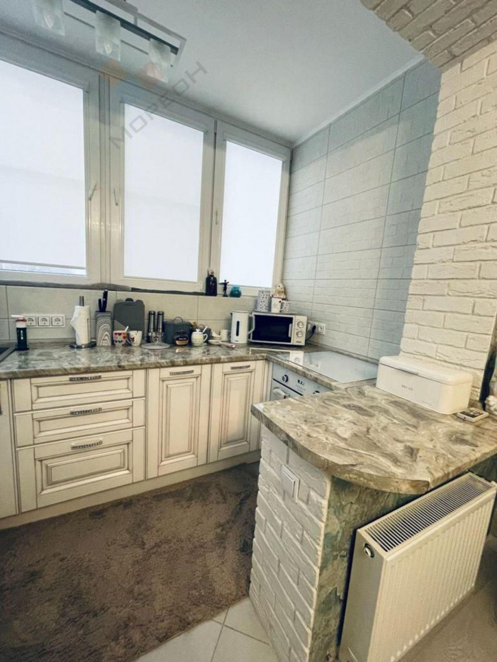 2-комн квартира Автолюбителей ул, 52/5