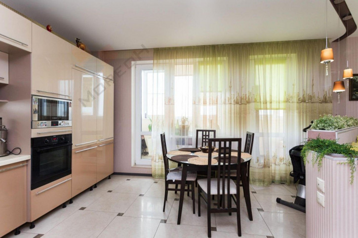 2-комн квартира Чекистов пр-кт, 39