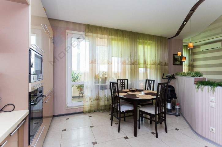 2-комн квартира Чекистов пр-кт, 39