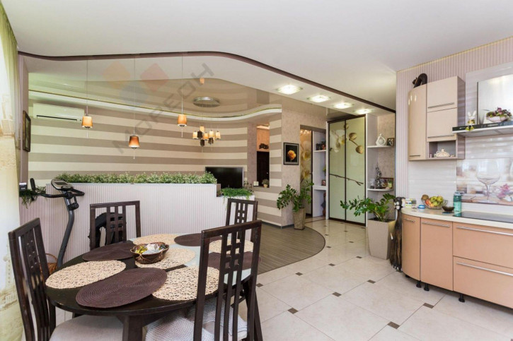 2-комн квартира Чекистов пр-кт, 39