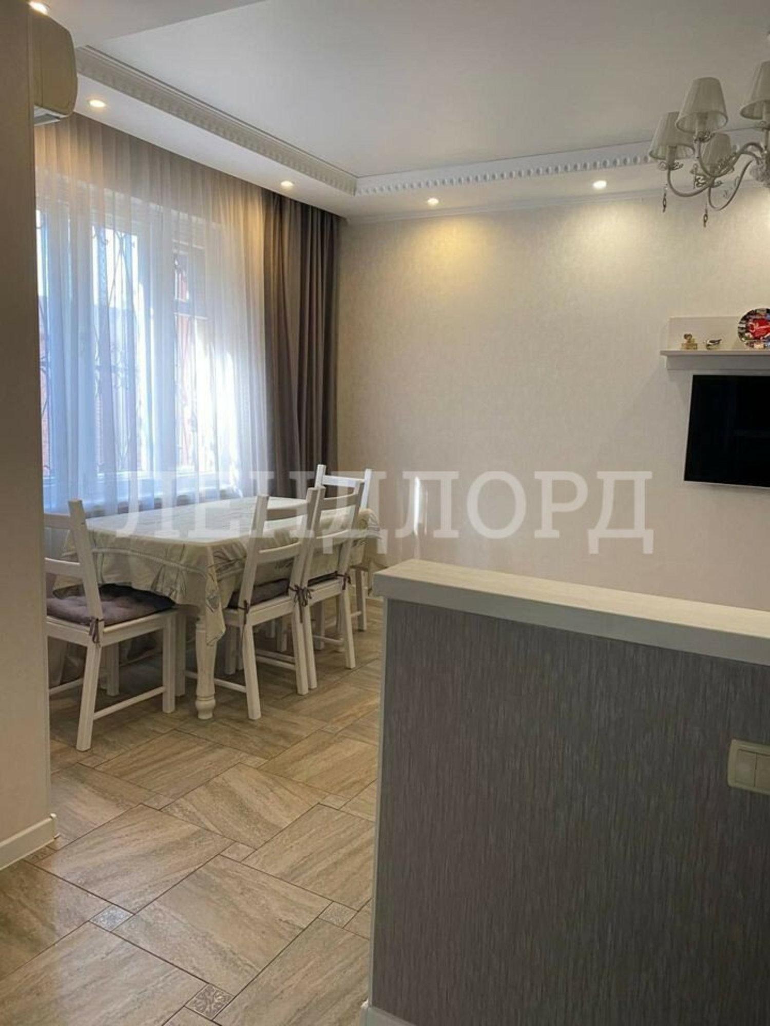 Купить дачу, дом, коттедж за 10 800 000 рублей на улица Гусева