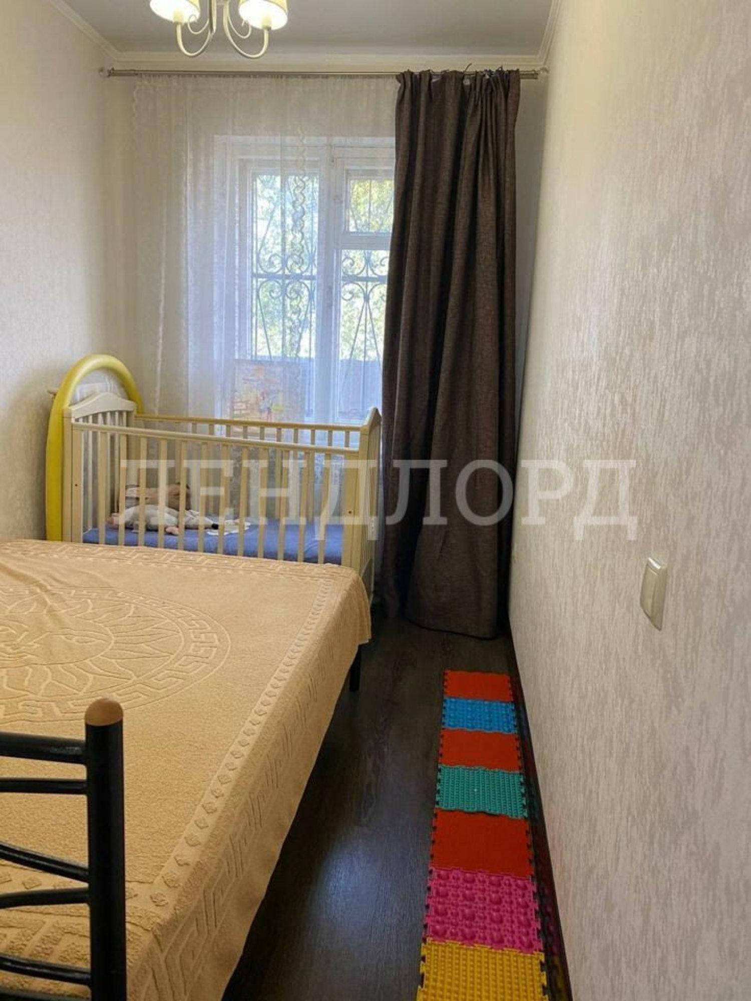 Купить дачу, дом, коттедж за 10 800 000 рублей на улица Гусева