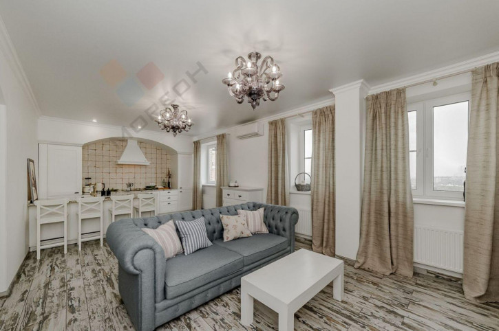 2-комн квартира Коммунаров ул, 270
