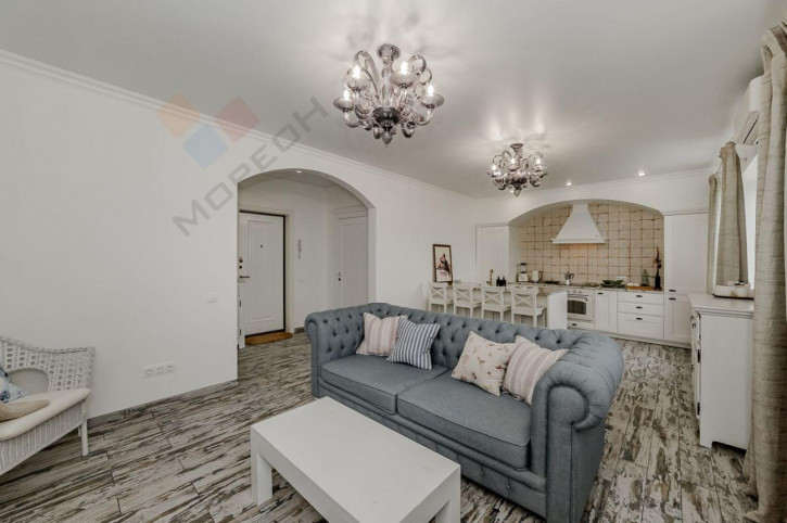 2-комн квартира Коммунаров ул, 270