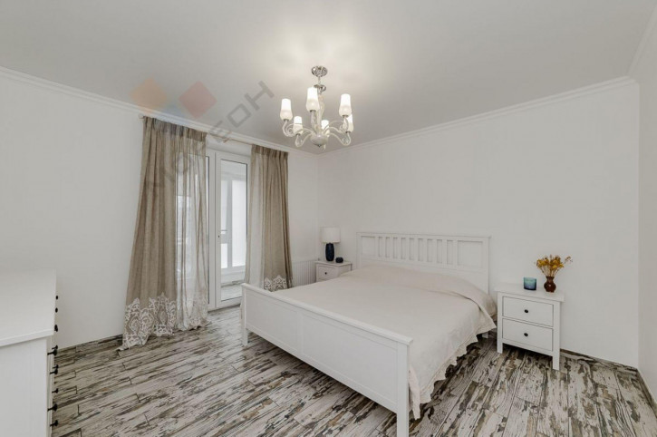 2-комн квартира Коммунаров ул, 270