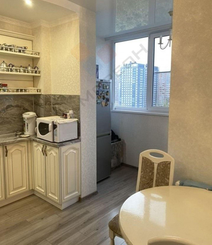 4-комн квартира Героев-Разведчиков ул, 48