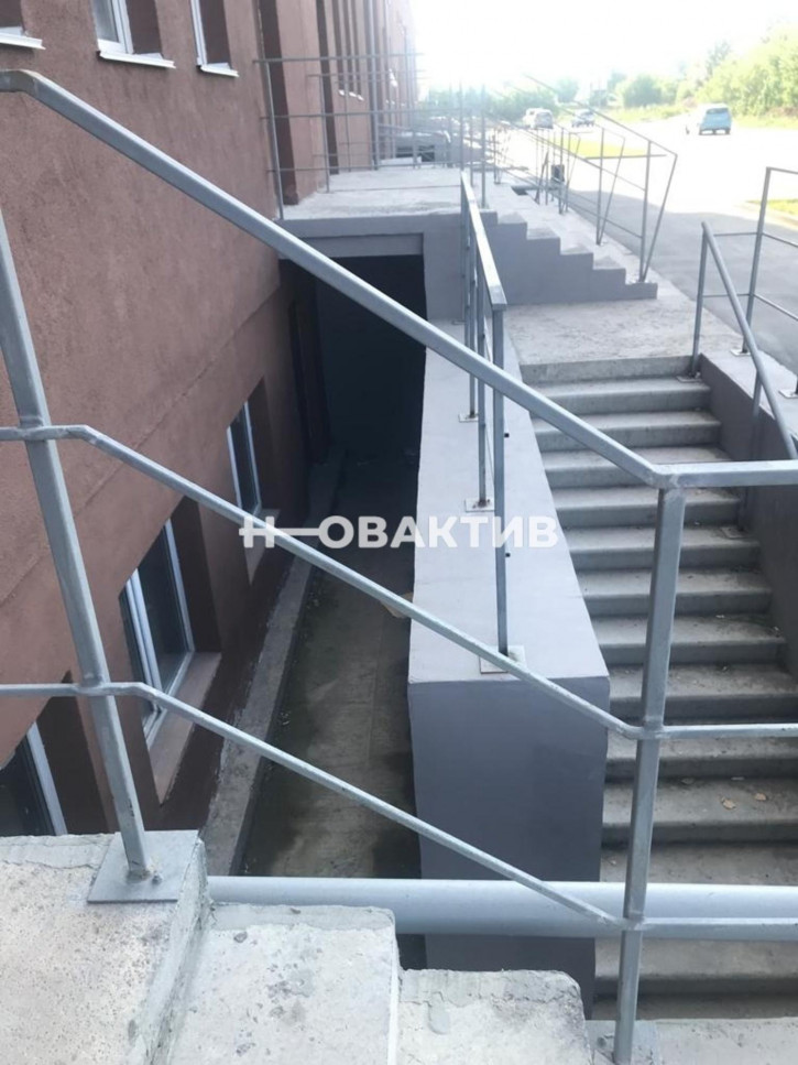 Помещение свободного назначения улица Виктора Уса, 1/1