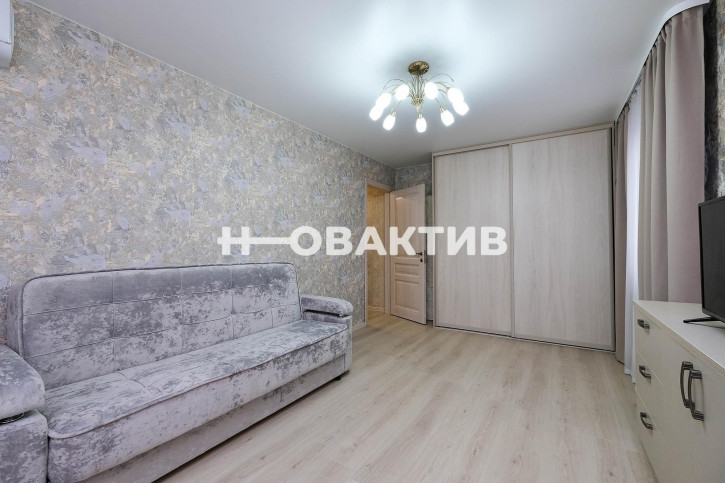 2-комн квартира Римского-Корсакова, 11