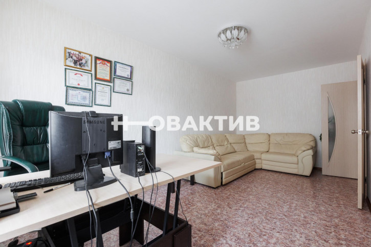 3-комн квартира Междуреченская, 1/2
