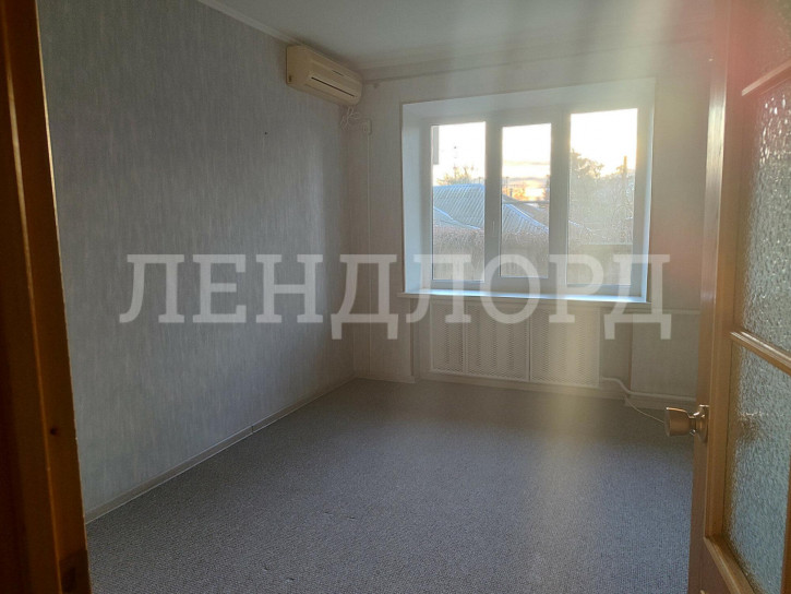 3-комн квартира улица Думенко, 6