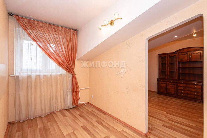 4-комн квартира Троллейная улица, д.9