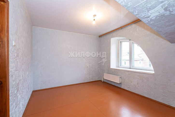 4-комн квартира Троллейная улица, д.9