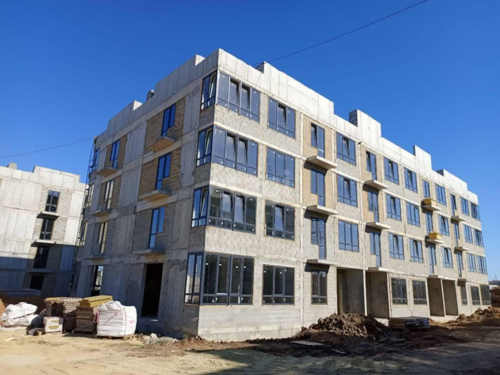 1-комн квартира в новом доме Славы