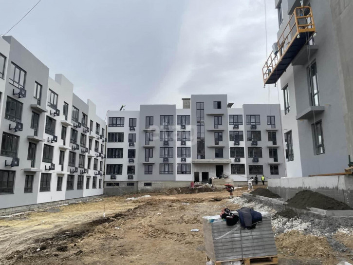 1-комн квартира в новом доме Славы
