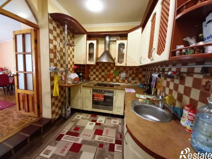 4-комн квартира Спортивная ул., 5