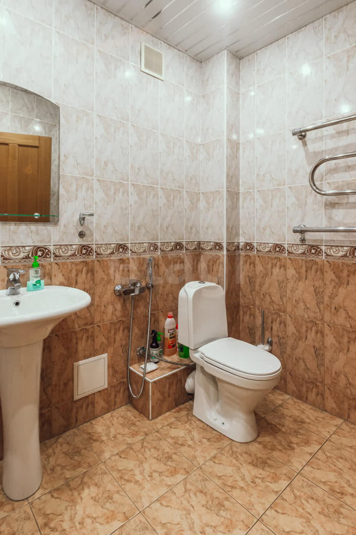4-комн квартира улица Добролюбова, 12