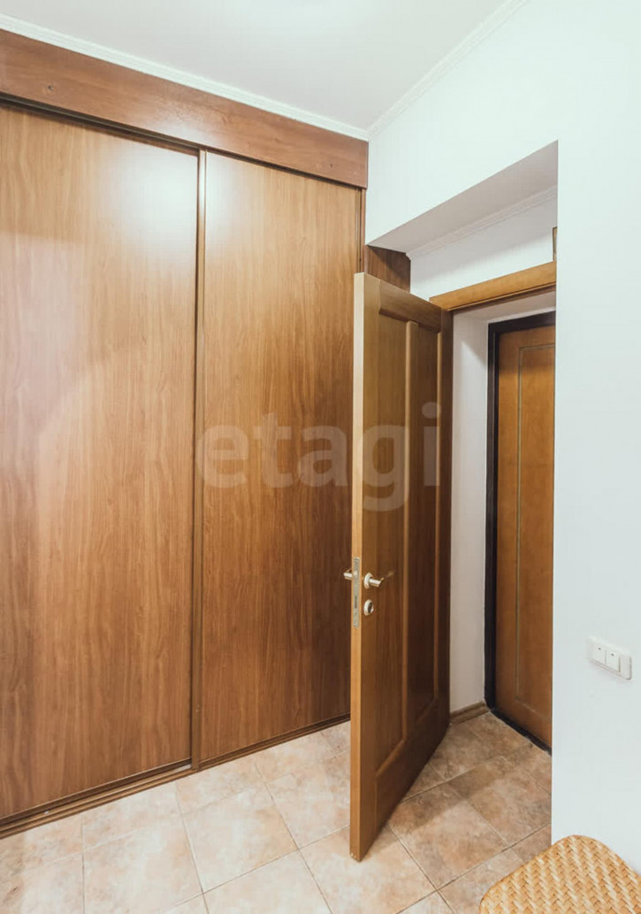 4-комн квартира улица Добролюбова, 12