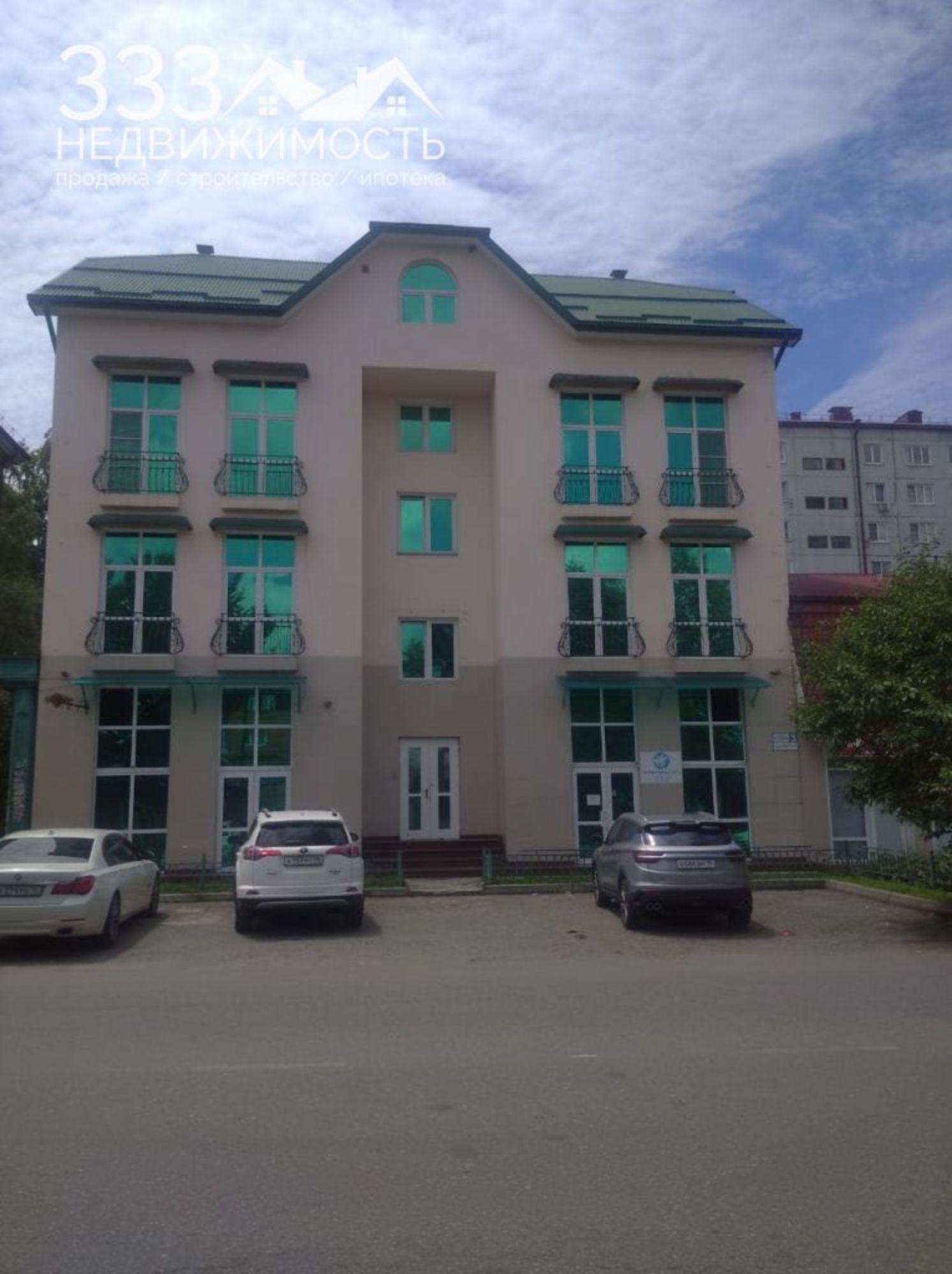Купить дачу, дом, коттедж за 80 000 000 рублей на Колка Кесаева ул, 3А