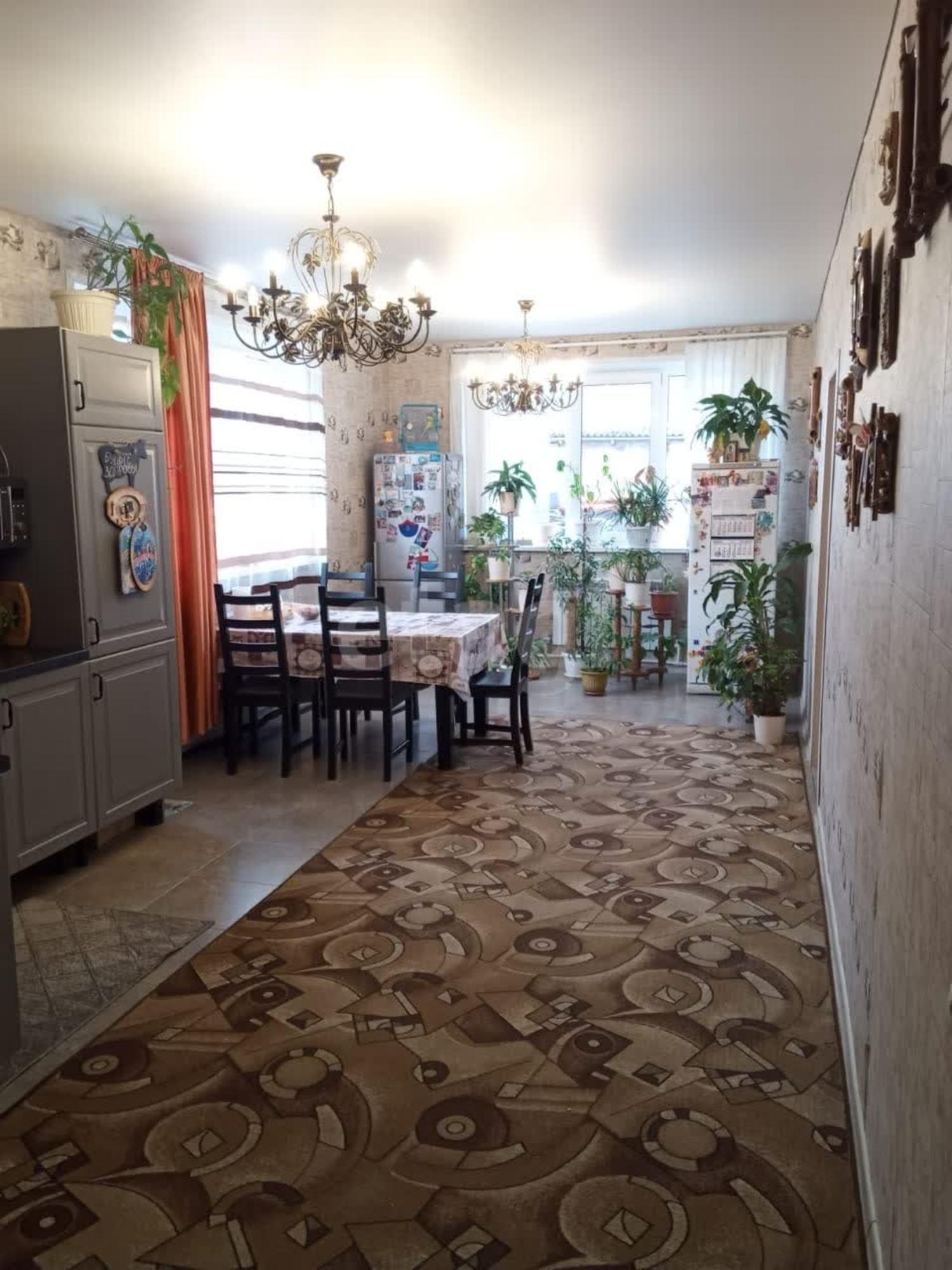 Купить дачу, дом, коттедж за 16 490 000 рублей на Хусаинова,
