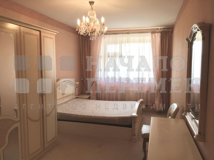 3-комн квартира Крылова ул, 48