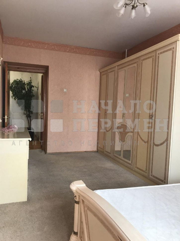 3-комн квартира Крылова ул, 48