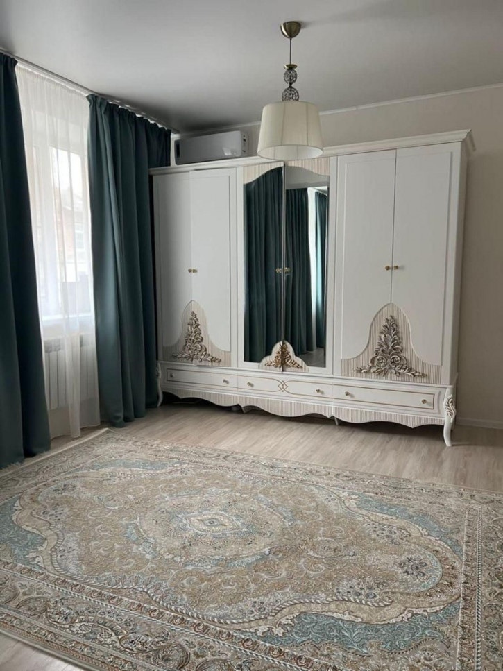 3-комн квартира Власова ул, 4